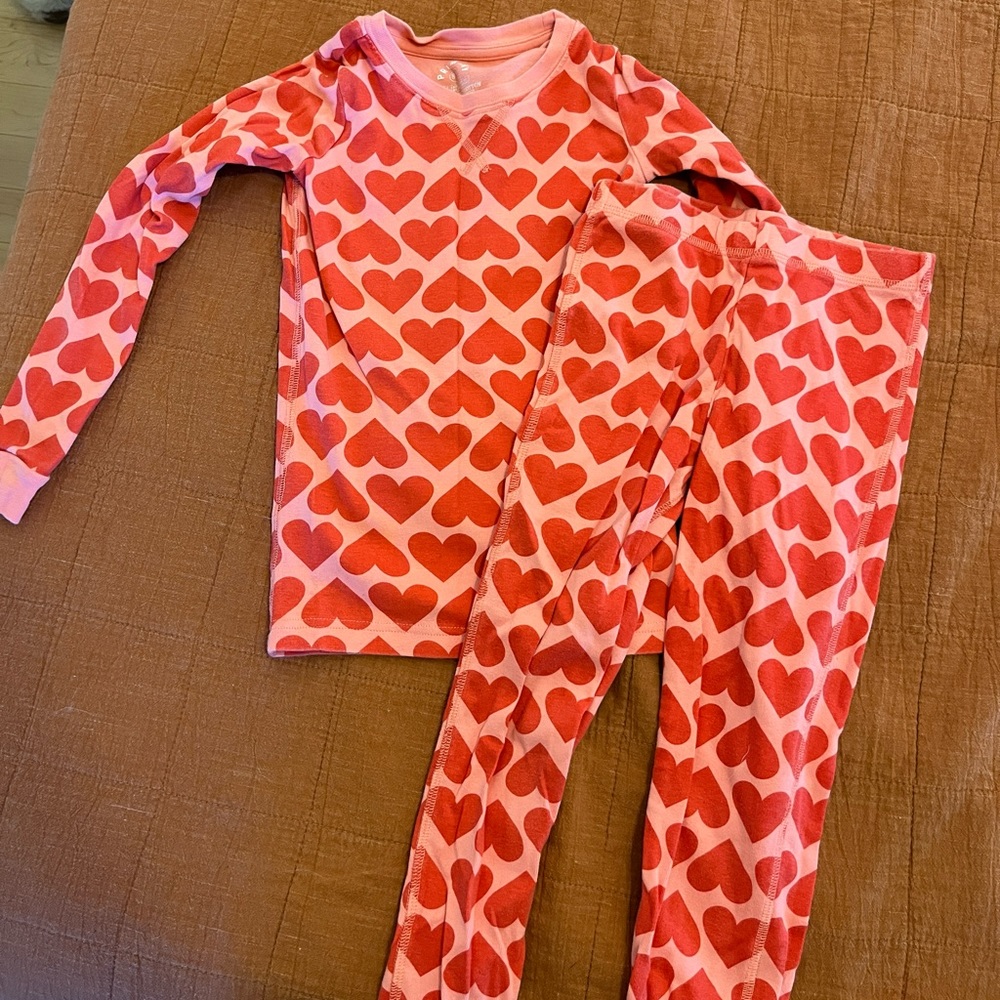 Primary heart print valentine pjs size 8-9